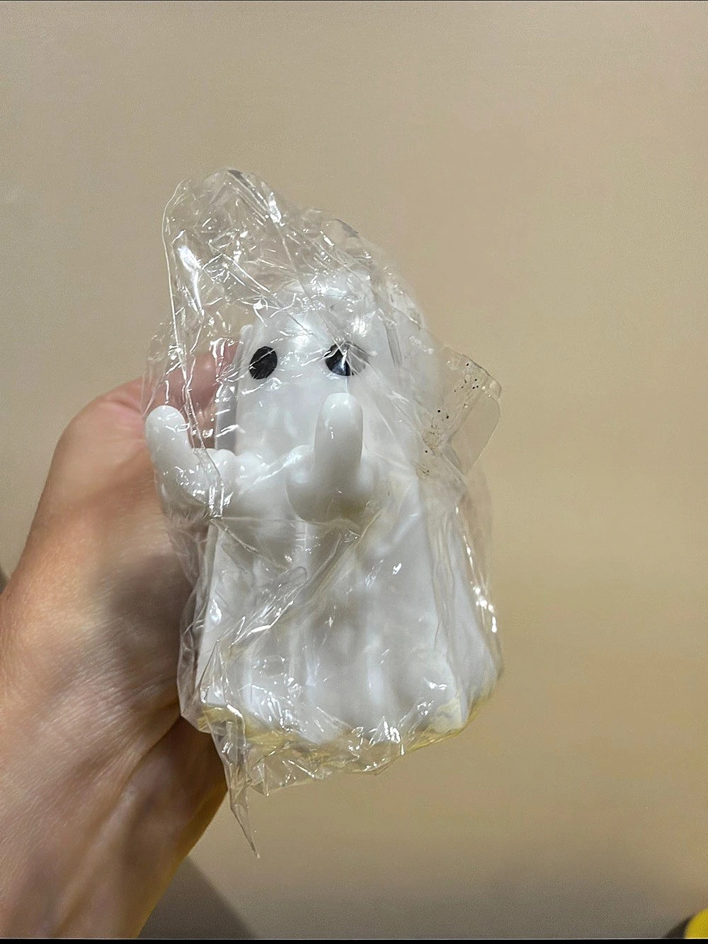 (26) NWT Funny Middle Finger Ghost Figurine